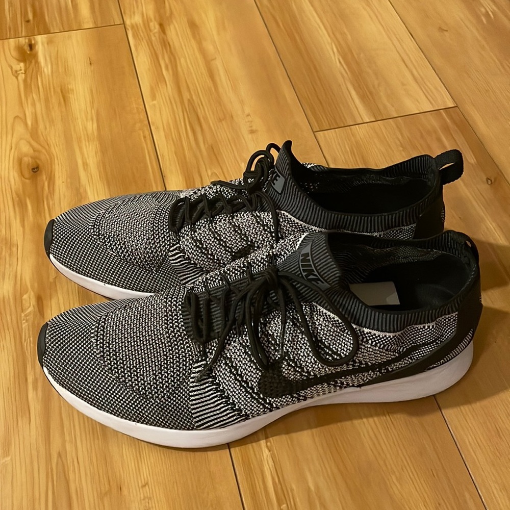 Nike Mariah Flyknit Racer